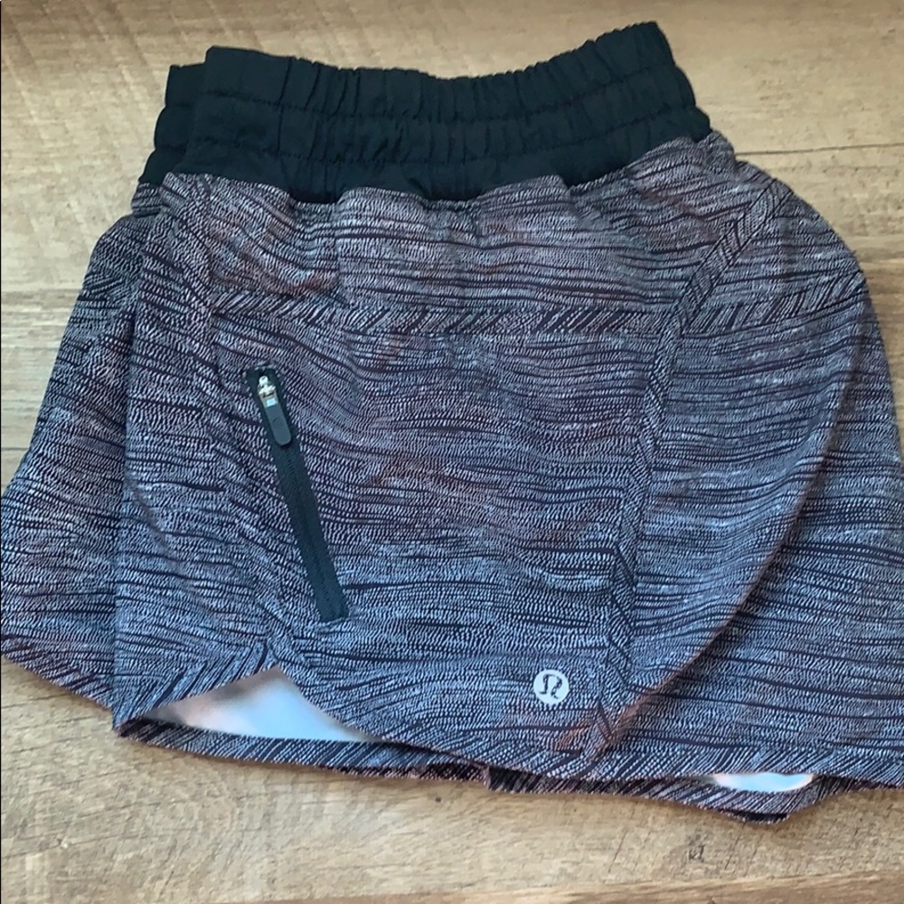 Lululemon Tracker Short IV- Black/grey print
